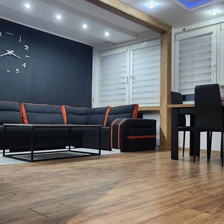 Ekskluzywny Apartament W Centrum Z Klimatyzacja I Balkonem Lubiń Exteriör bild
