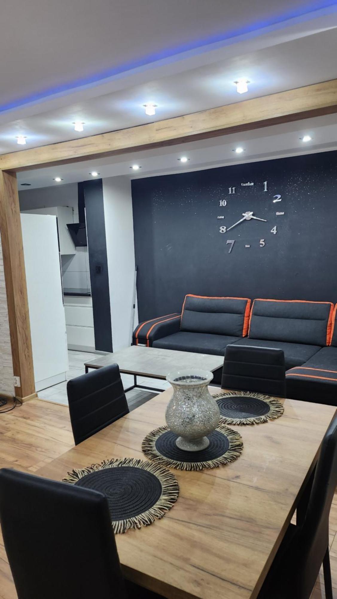 Ekskluzywny Apartament W Centrum Z Klimatyzacja I Balkonem Lubiń Exteriör bild