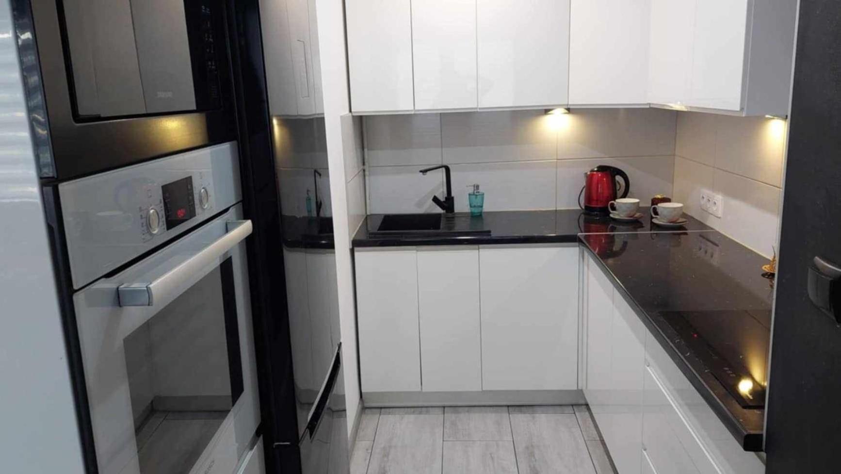 Ekskluzywny Apartament W Centrum Z Klimatyzacja I Balkonem Lubiń Exteriör bild