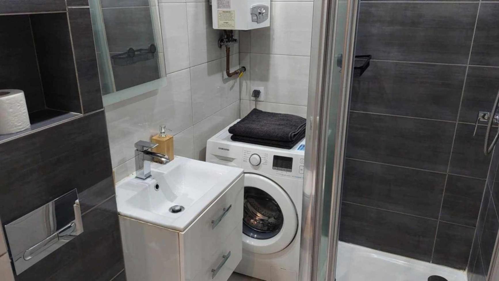Ekskluzywny Apartament W Centrum Z Klimatyzacja I Balkonem Lubiń Exteriör bild