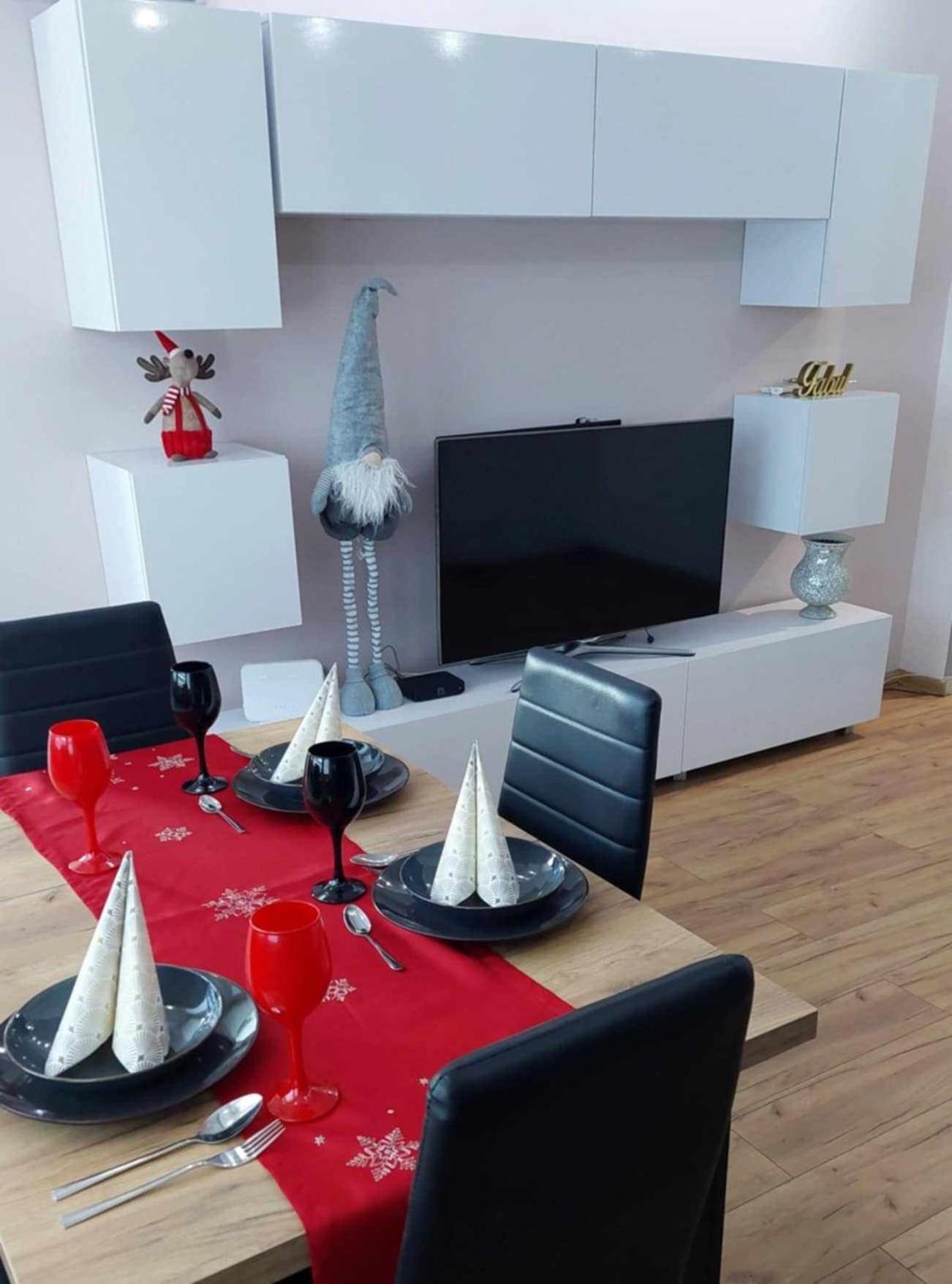 Ekskluzywny Apartament W Centrum Z Klimatyzacja I Balkonem Lubiń Exteriör bild